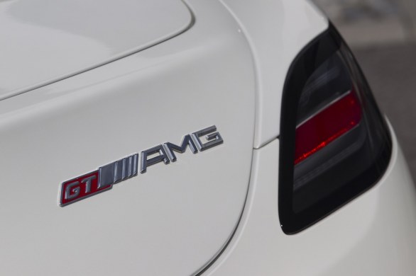 Nuove immagini ed informazioni ufficiali sulla Mercedes SLS AMG GT