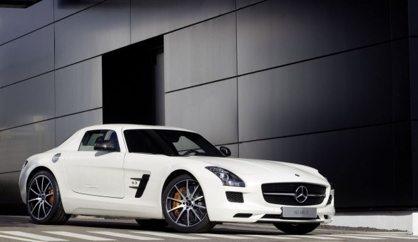 Nuove immagini ed informazioni ufficiali sulla Mercedes SLS AMG GT