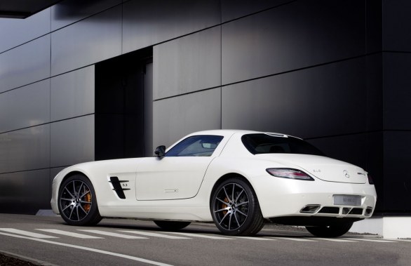 Nuove immagini ed informazioni ufficiali sulla Mercedes SLS AMG GT