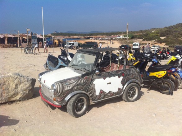 Mini Mini Cabrio: le foto di un lettore da Ibiza