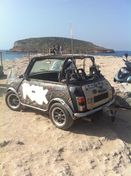 Mini Mini Cabrio: le foto di un lettore da Ibiza