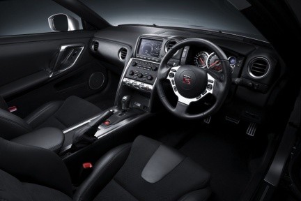 Nissan GT-R - interno