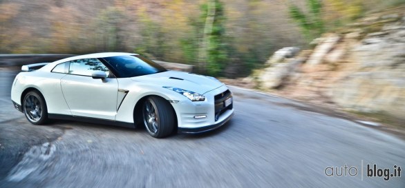 Nissan GTR Autoblog on track