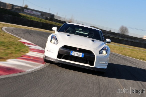 Nissan GTR Autoblog on track