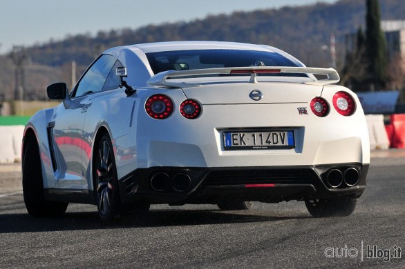 Nissan GTR Autoblog on track