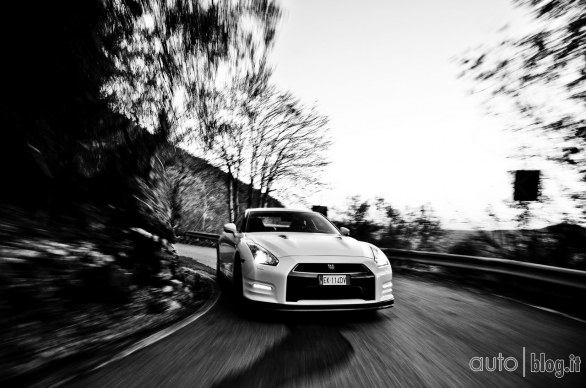 Nissan GTR Autoblog on track