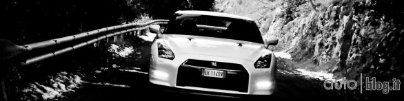 Nissan GTR Autoblog on track