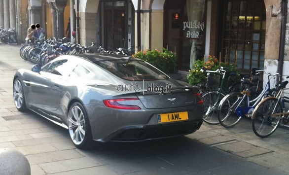 Nuova Aston Martin Vanquish: da Padova i nostri lettori ci inviano nuove foto spia