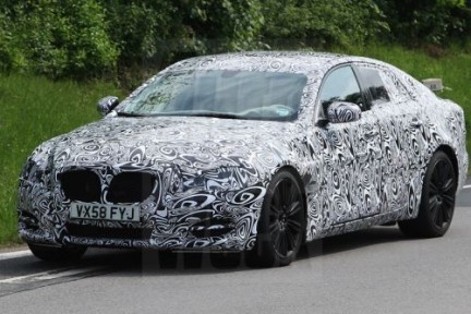 Nuova Jaguar XJ: ancora foto spia