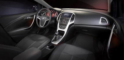 Nuova Opel Astra: ancora foto ufficiali