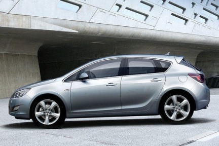 Nuova Opel Astra - prime immagini ufficiali