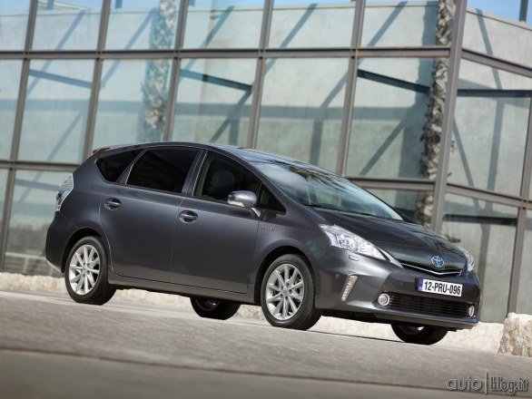 Nuova Toyota Prius+: l\\'MPV ibrido della famiglia Prius