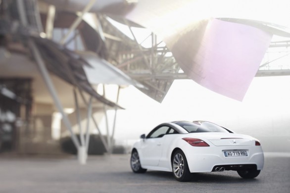 Nuove immagini ufficiali Peugeot RCZ