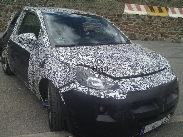 Opel Adam: foto spia di un nostro lettore dal Passo dello Stelvio