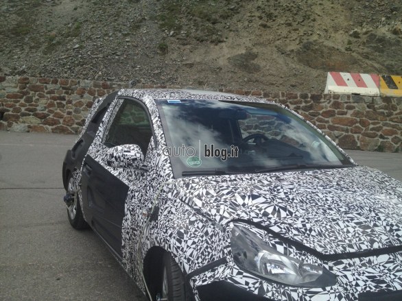 Opel Adam: foto spia di un nostro lettore dal Passo dello Stelvio