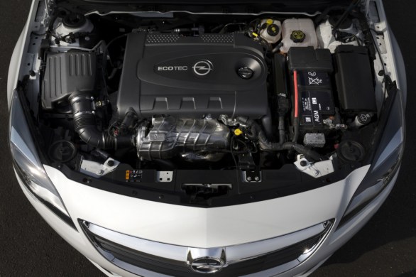 Opel Insignia: l’efficienza dei potenti motori
