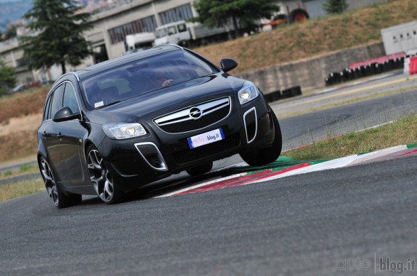 Opel Insignia Sports Tourer OPC: il test di Autoblog