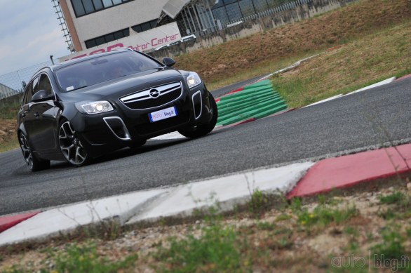 Opel Insignia Sports Tourer OPC: il test di Autoblog