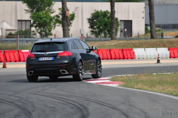 Opel Insignia Sports Tourer OPC: il test di Autoblog