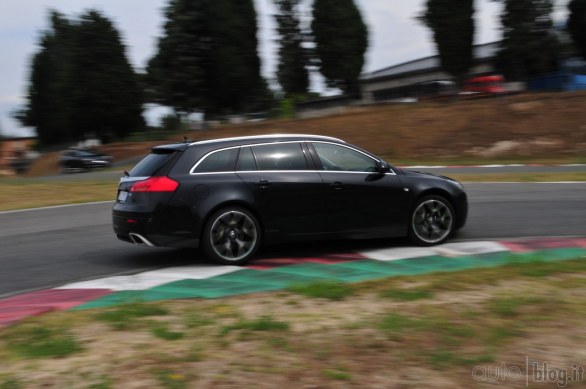 Opel Insignia Sports Tourer OPC: il test di Autoblog