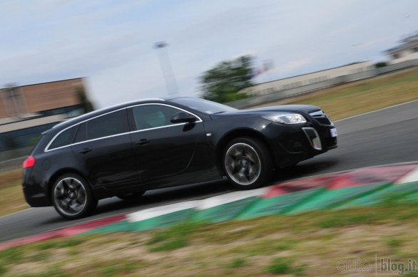 Opel Insignia Sports Tourer OPC: il test di Autoblog