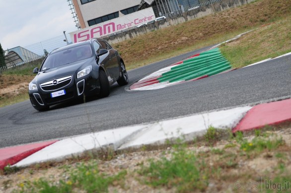 Opel Insignia Sports Tourer OPC: il test di Autoblog