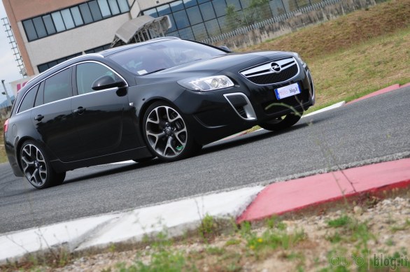 Opel Insignia Sports Tourer OPC: il test di Autoblog