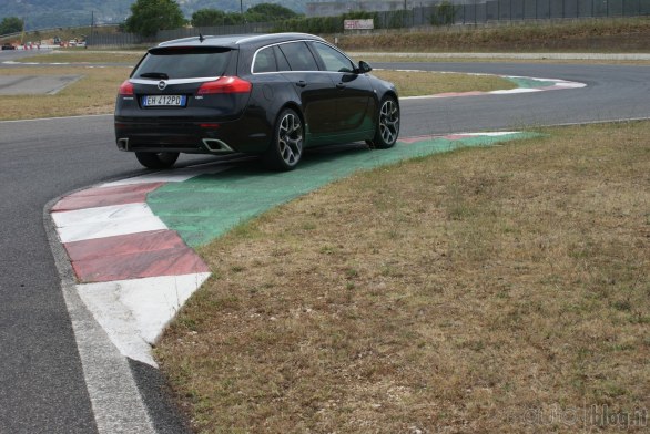 Opel Insignia Sports Tourer OPC: il test di Autoblog