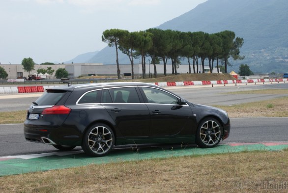 Opel Insignia Sports Tourer OPC: il test di Autoblog