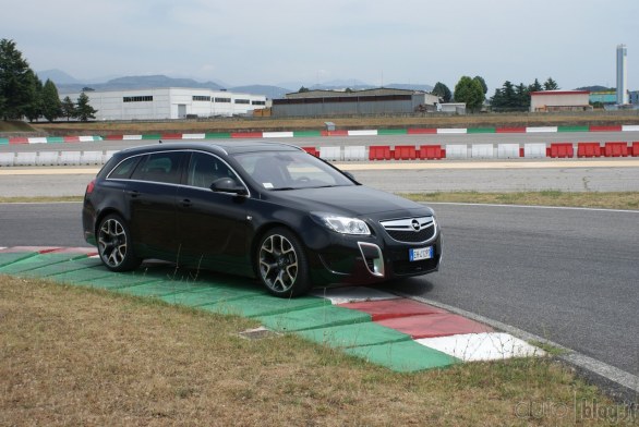 Opel Insignia Sports Tourer OPC: il test di Autoblog