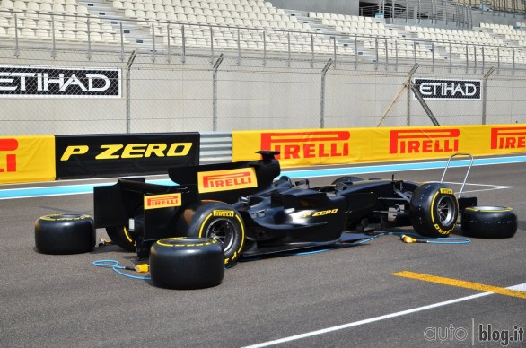 Pirelli: ad Abu Dhabi la presentazione degli pneumatici di F1 per la stagione 2012 - Nuove foto
