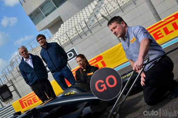 Pirelli: ad Abu Dhabi la presentazione degli pneumatici di F1 per la stagione 2012 - Nuove foto