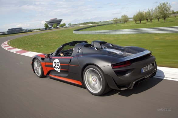 Porsche 918 Spyder: immagini ufficiali