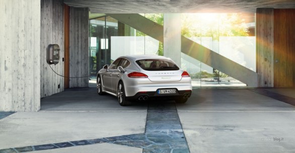 Porsche Panamera 2013: immagini ufficiali del restyling