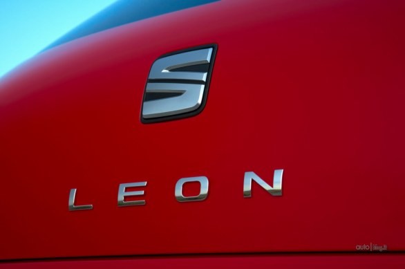 Seat Leon 2013: immagini ufficiali della hatchback iberica