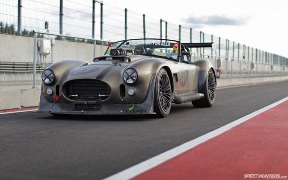 Shelby Cobra V12