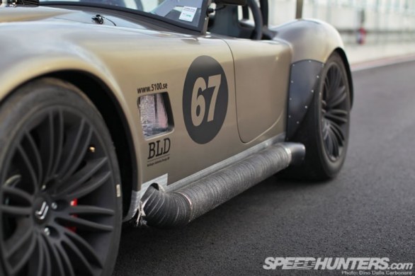 Shelby Cobra V12