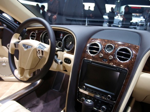 Stand Bentley - Salone di Ginevra 2013