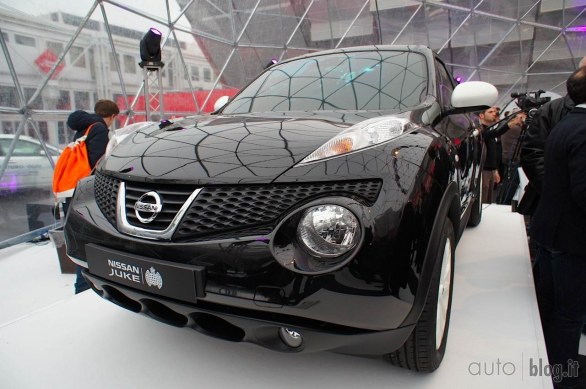 Stand Nissan al Motor Show di Bologna 2012 Live