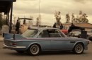 Targa California: decine di auto storiche in video tra cui Alfa Romeo, Porsche 356, Ford Mustang e BMW 2002
