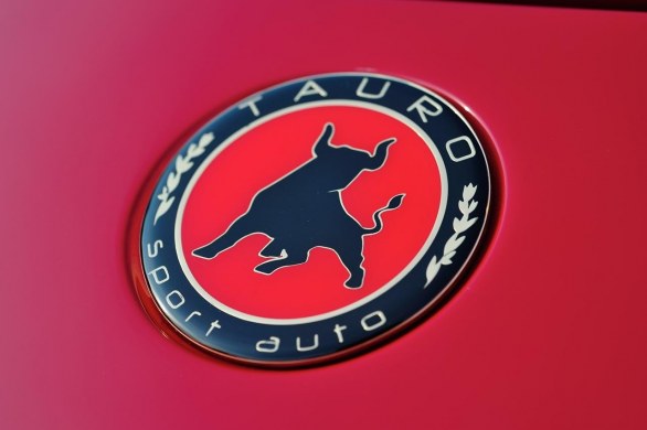 Immagini e dati ufficiali della nuova Tauro V8 Spider basata sul telaio della Opel GT