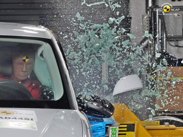 Test Euro NCAP Audi A3, Ford B-Max, Kia cee\