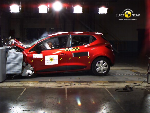 Test Euro NCAP Audi A3, Ford B-Max, Kia cee\