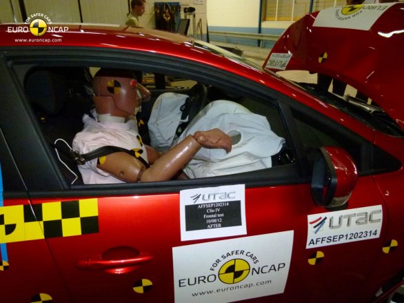 Test Euro NCAP Audi A3, Ford B-Max, Kia cee\