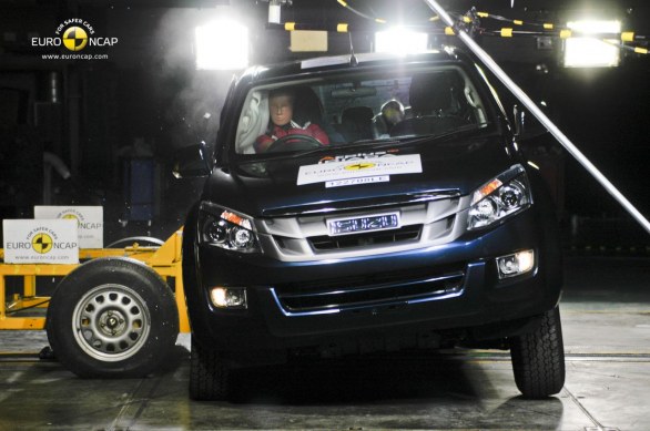 Test Euro NCAP Audi A3, Ford B-Max, Kia cee\