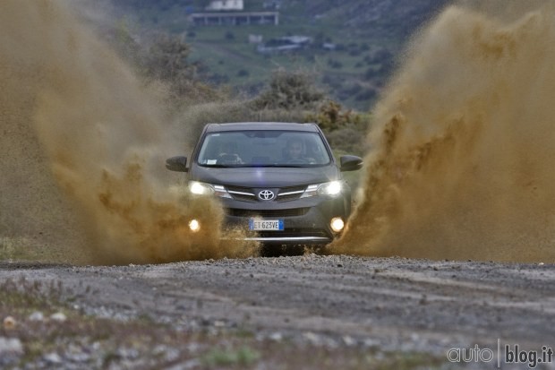 Toyota Rav4 Anniversay test off road 2014