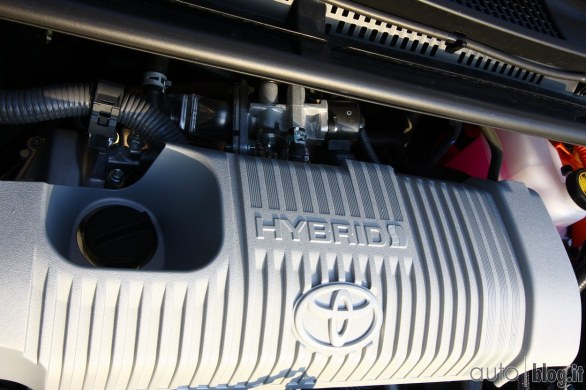 Toyota Yaris Hybrid 2013