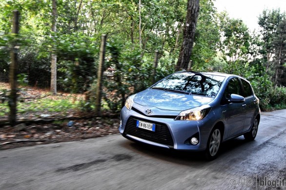 Toyota Yaris Hybrid 2013