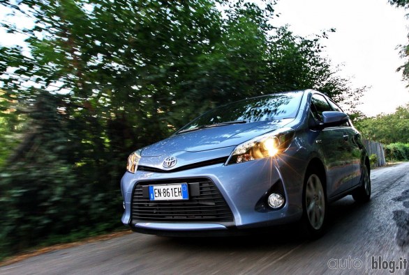 Toyota Yaris Hybrid 2013