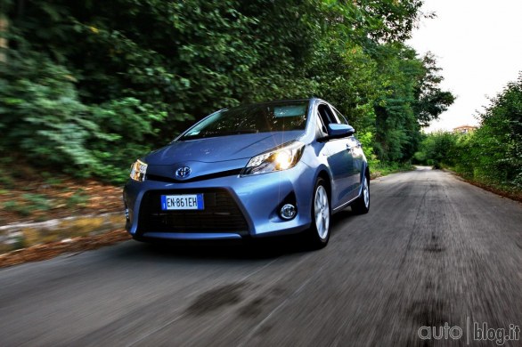 Toyota Yaris Hybrid 2013